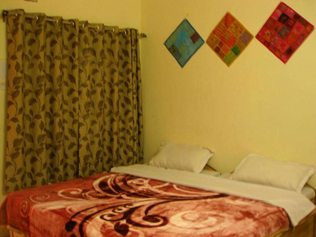 Bona Cafe Restaurant & Sala Guest House - Varanasi — Photos 3